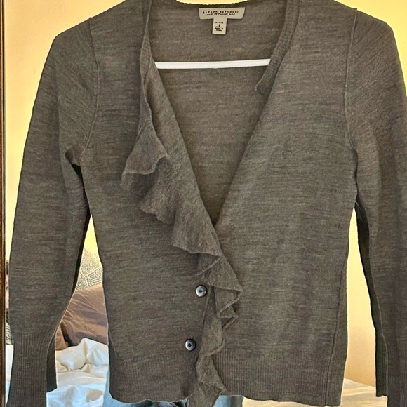 Banana Republic Gray Ruffled Cardigan Petite Small - Picture 2 of 6